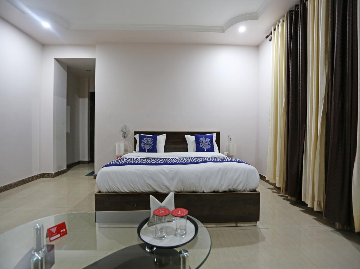 Oyo 4635 Sheetal Hotel Haldwāni Exterior foto